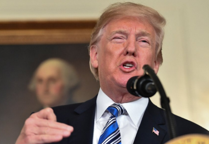 A regañadientes Trump firma acuerdo presupuestal el chiltepin