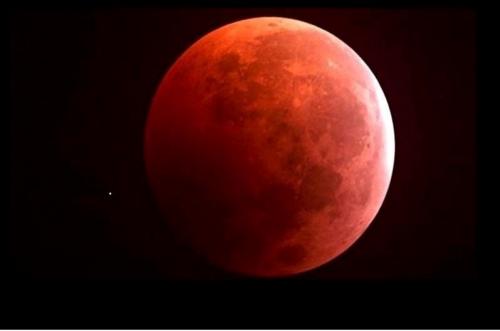 América disfrutó de la gran Luna roja el chiltepin