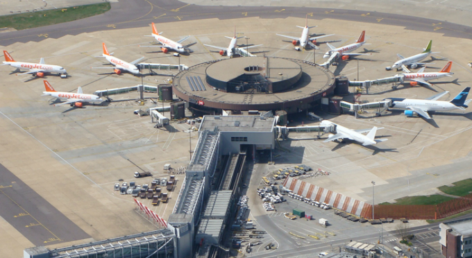 Falla informática provoca caos en aeropuertos el chiltepin