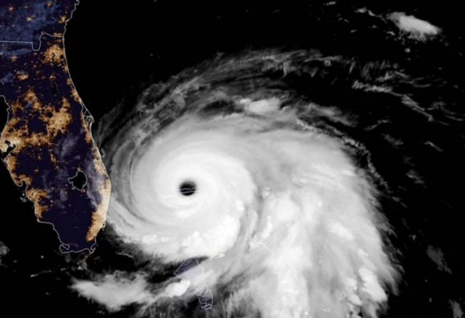 “Dorian†baja a categorÃa 3; se acerca a Florida el chiltepin