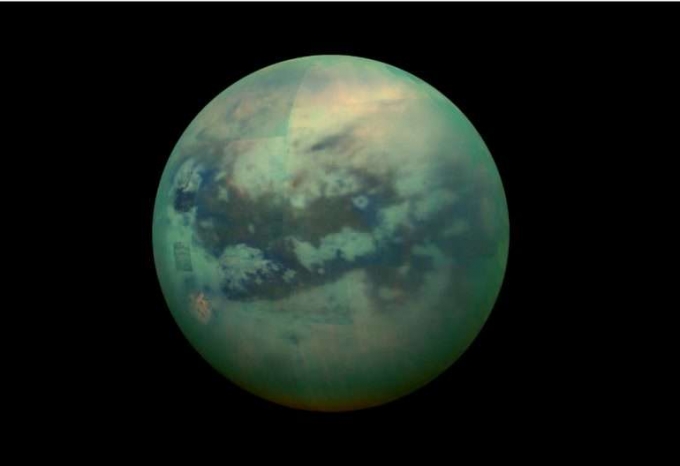 NASA muestra nueva imagen de Titán el chiltepin