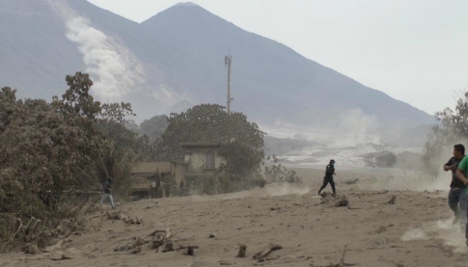 Sube a 69 cifra de muertos por volcán en Guatemala el chiltepin