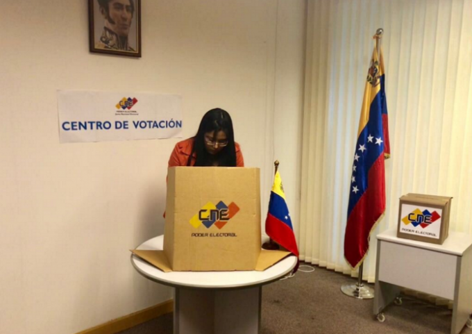 Venezolanos votan hoy en elección presidencial el chiltepin