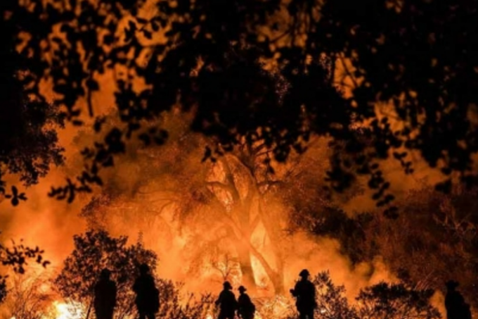 Ordenan evacuación por incendios en California el chiltepin