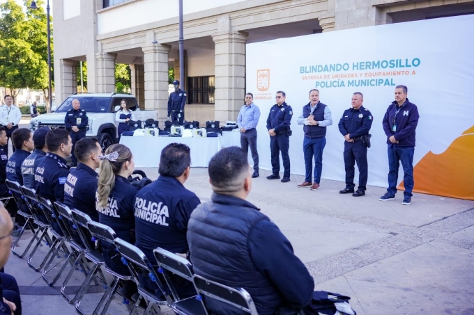 Refuerza Toño Astiazarán a policías municipales